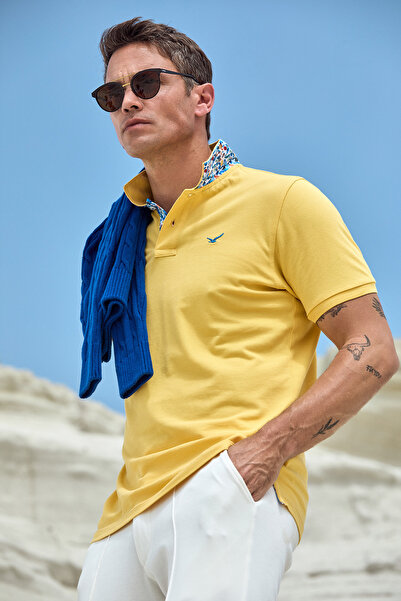 SMILE تي شيرت بولو أصفر فلاماندز