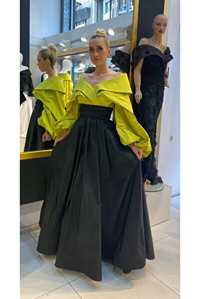 Helin V-Yaka Straplez Üst ve Yüksek Yırtmaçlı Siyah Etek Abiye Elbise