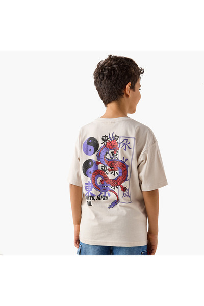 Juniors تي شيرت بطبعة جرافيكية وأكمام قصيرة