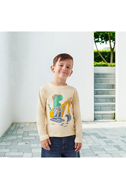 Juniors Graphic Print T-shirt with Long Sleeves