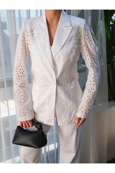 BLUE DAY'S Brode Fit Blazer Jacket White Color