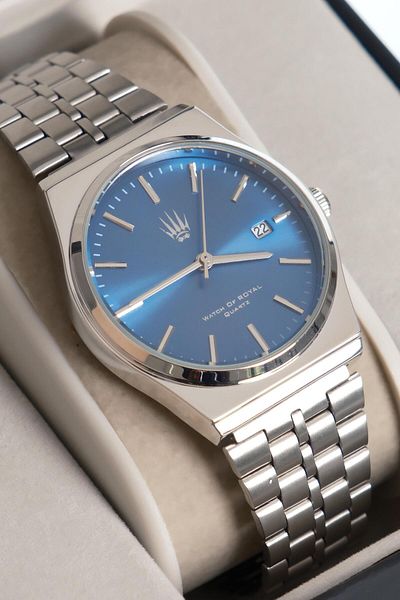 WATCHOFROYAL Virtus Classic Time Silver Blue Wrist Watch