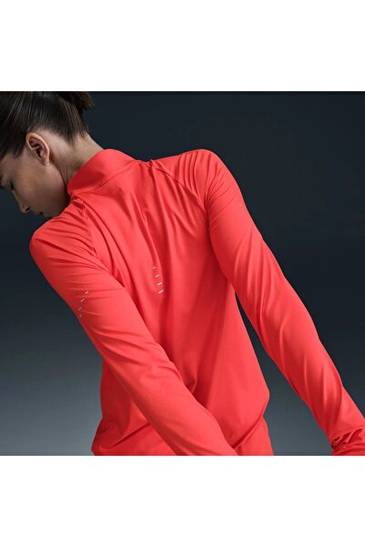 Nike Swift Dri-FIT UV Çeyrek Fermuarlı Kadın Koşu Üstü hq0499-233