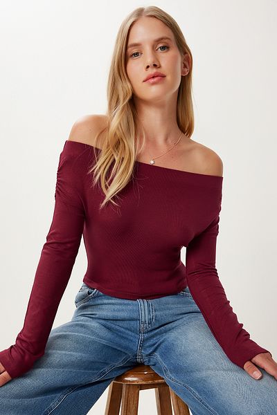 Happiness İstanbul Women's Burgundy Gathered Boat Neck Crop Blouse Ub00422