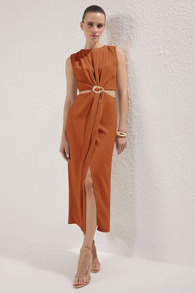 Trendyol Collection Rochie maxi din crepon țesut în linie A, decupată și accesorii TWOSS25EL00017
