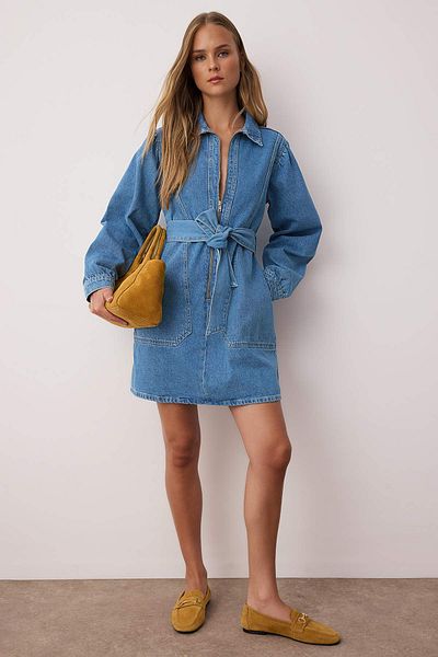 Trendyol Collection Μίνι τζιν φόρεμα με μπλε φερμουάρ TWOAW26EL00032