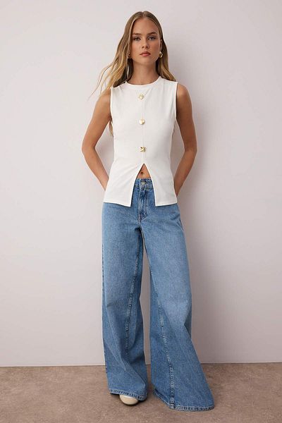 Trendyol Collection Λευκό αξεσουάρ με κουμπιά Crew λαιμόκοψη Κανονικό γιλέκο πλεκτή μπλούζα TWOSS25BZ00558