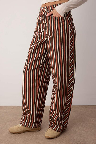 Trendyol Collection Καφέ ριγέ μοτίβο κανονική μέση χαλαρή φαρδιά τζιν TWOAW26JE00003