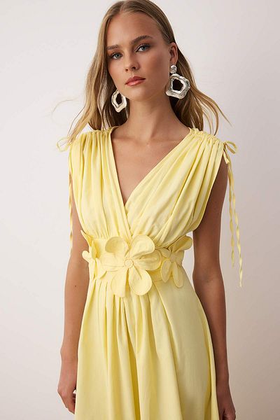 Trendyol Collection Ανοιχτό κίτρινο τρισδιάστατο λουλούδι με λεπτομέρειες από ποπλίνα Κομψό βραδινό φόρεμα επιστροφής στο σπίτι TPRSS24EL00282