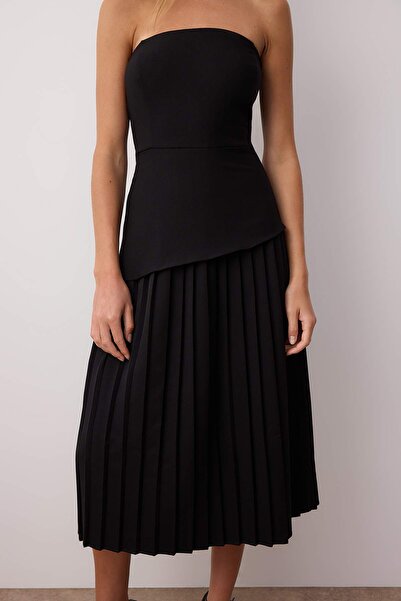 Trendyol Collection Black Pleated Detailed Strapless Midi Woven Dress Twoss25El00860