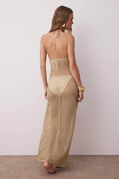 Trendyol Collection Béžové maxi úpletové plážové šaty s ohlávkou TBESS25EL00150