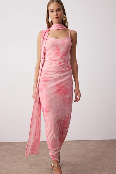 Trendyol Collection Rochie maxi tricotată din tul cu detaliu eșarfă fucsia TPRSS25EL00314