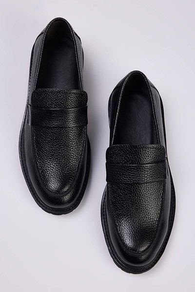 TRENDYOL SHOES Pantofi negri din piele naturală pentru bărbați TAKAW26LA00004