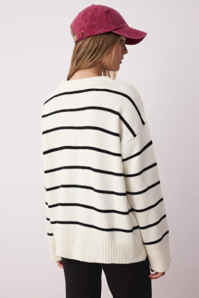 Trendyol Collection Bone*001 Striped Wide Fit Soft Textured Knitwear Sweater Twoaw25Kz00168