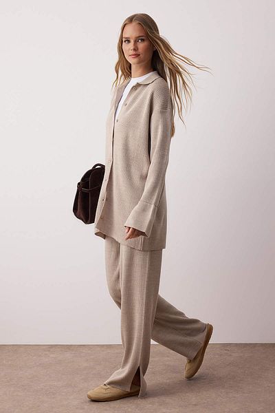 Trendyol Modest Σετ πλεκτό ζακέτα-παντελόνι με λεπτομέρεια από πέτρα TCTAW23US00028