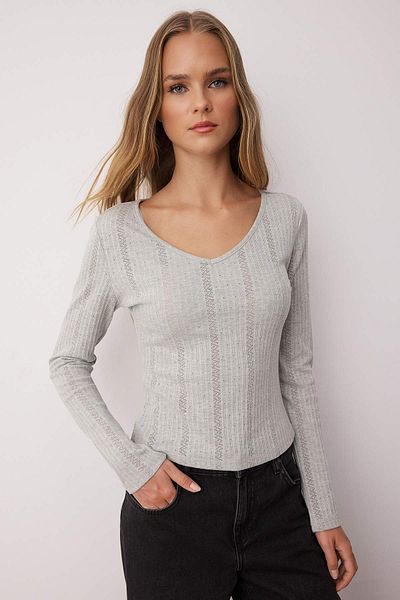 Trendyol Collection Bluză tricotată elastică, gri Melange, cu decolteu în V, cu detaliu decupat TWOAW26BZ00004