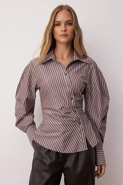 Trendyol Collection Καφέ μπαλόνι με λεπτομέρεια με ασύμμετρο πουκάμισο TWOSS25GO00155