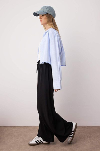 Trendyol Modest Μαύρο υφαντό παντελόνι με φαρδύ πόδι TCTSS22PL0240