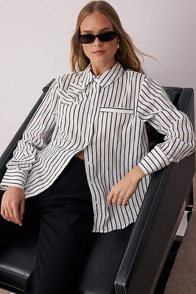 Trendyol Collection Cămașă cu dungi cu detaliu floral cu guler alb TWOAW26GO00012