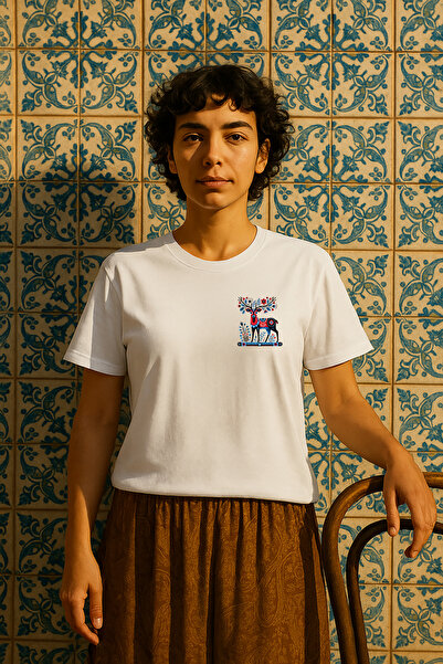 wolka تي شيرت أبيض للسيدات مطبوع عليه غزال 100% قطن بقصة عادية وياقة دائرية