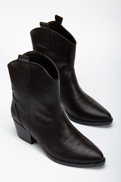 MS SUGAR SHOES Western Cowboy Γυναικείες κοντές μπότες από συνθετικό δέρμα Bitter Brown κεντημένες