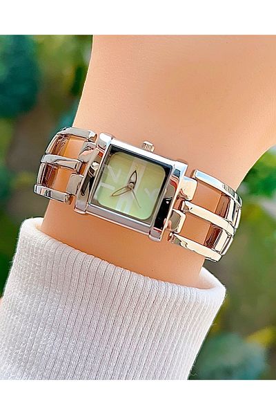 Q&Q QZ01J7831A Silver Vintage Women's Wristwatch - Bracelet Design