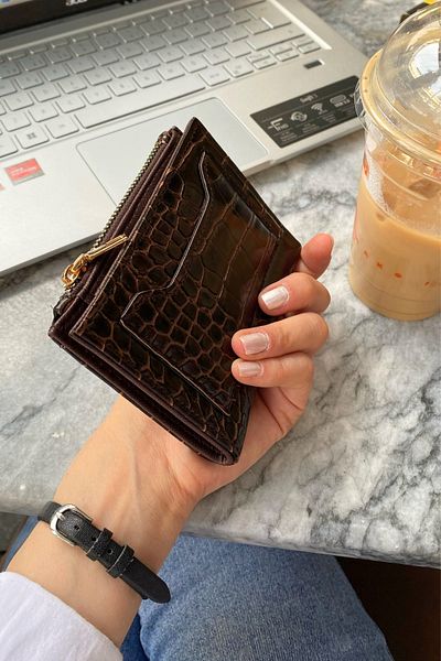 Mazel Design Women's Brown Crocodile Patterned Zippered Card Holder Wallet