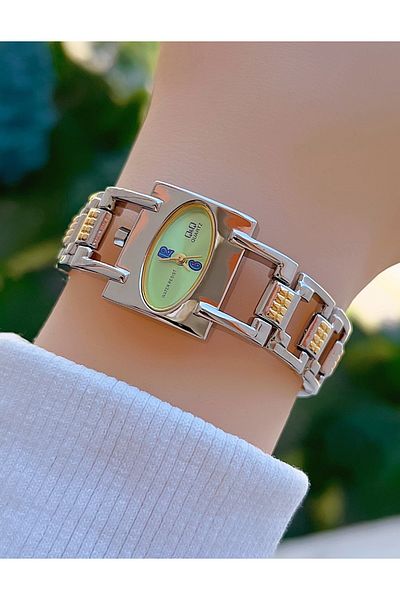 Q&Q QZ01J7821A Vintage Women's Wristwatch - Stylish and Comfortable Design