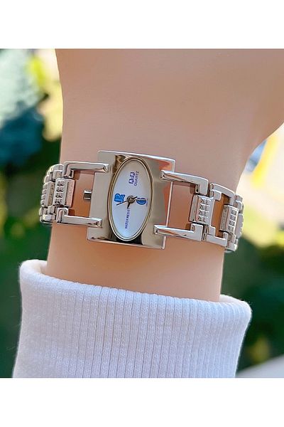 Q&Q QZ01J7821A Vintage Women's Wristwatch - Stylish and Comfortable Design