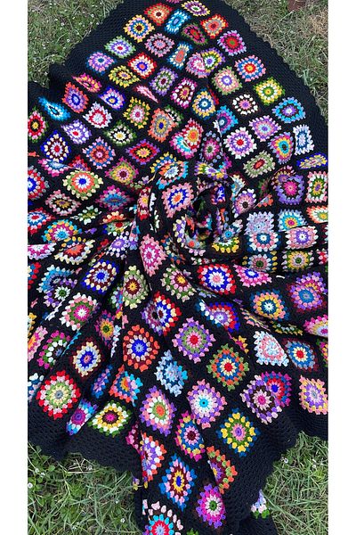 WOMANBAG Handmade Large Size Motifed Blanket Bed Cover (Black)