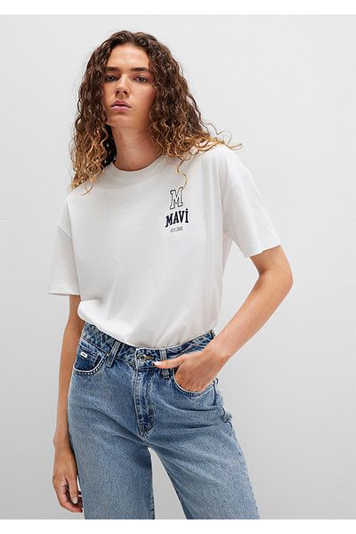 Mavi Λευκό μπλουζάκι με κέντημα με λογότυπο Loose Fit / Loose Relaxed Fit 1613467-70057