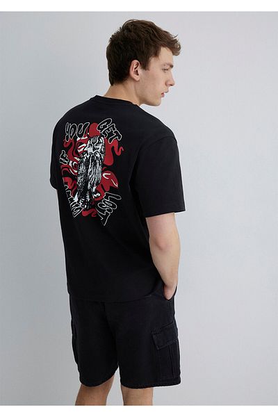 Mavi Τυπωμένο μαύρο μπλουζάκι Loose Fit / Loose Relaxed Fit 0612809-900