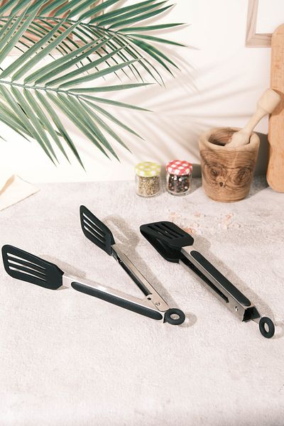 AYEM HOME Premium Silicone Tongs with Metal Handle Lock System – Black