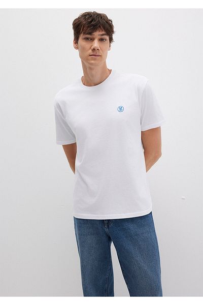 Mavi Weißes T-Shirt mit Siegellogo-Stickerei, lockere Passform / lockerer, bequemer Schnitt 067074-620