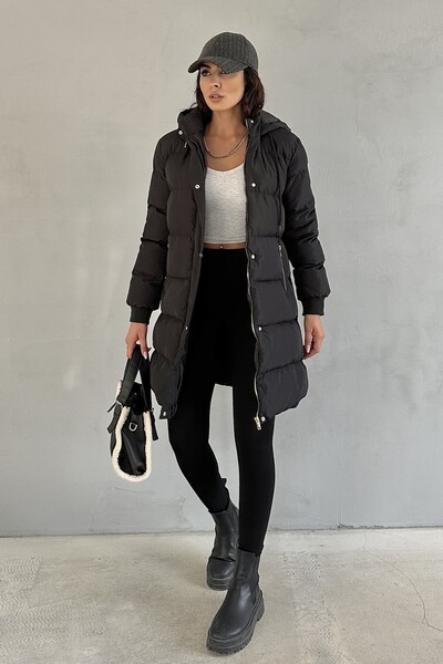 moda armanc Dámský černý dlouhý nafukovací kabát - s kapucí, zlatým detailem