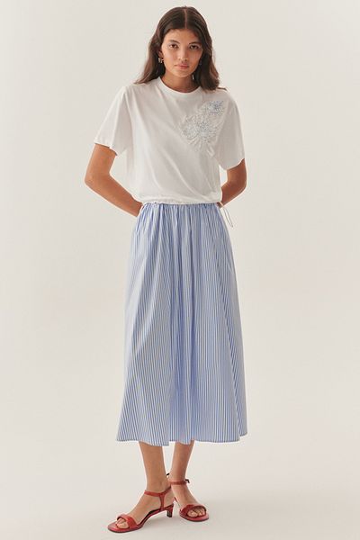 Exquise Short Sleeve Crew Neck Regular Midi Dress with Embroidery Detail