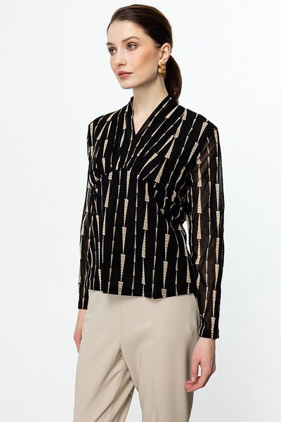 On Fashion Blouse Patterned V-Neck Long Sleeve