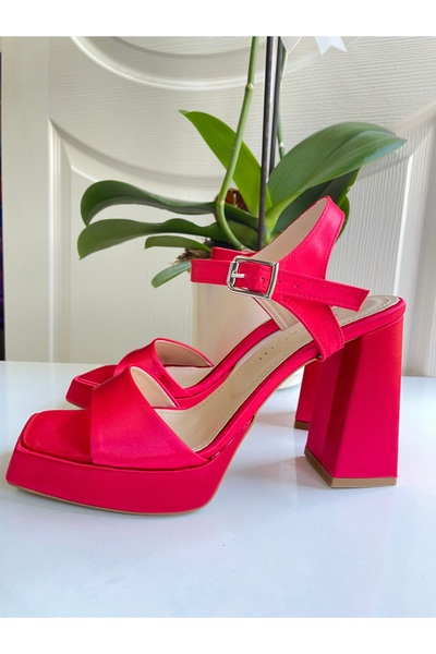 MAJESTE KIRMIZI KALIN TABUKLU ABİYE AYAKKABI