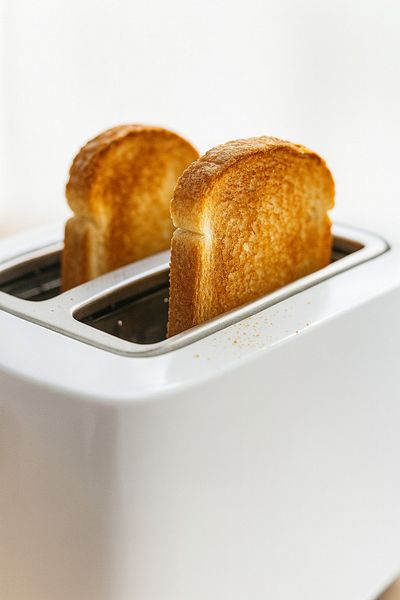 BİNDAWOOD B&D TOASTER 800 W , 2 SLOT , WHITE
