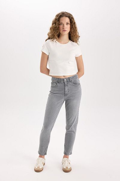 DeFacto Lina Comfort Mom High Waist Knöchellange, waschbare Jeanshose E3438AXNS