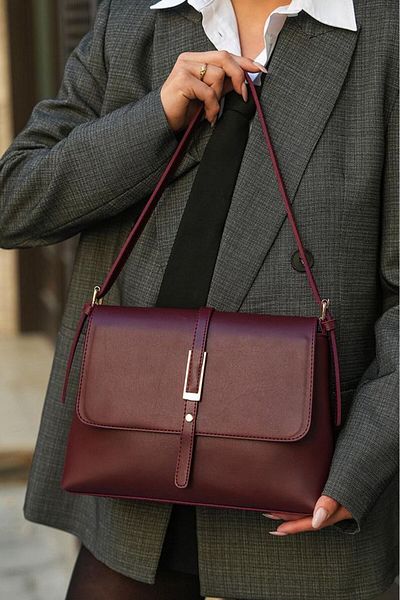 cosybag. Pinterest Senna Model Geantă de umăr medie din piele artificială moale pentru femei Bordeaux
