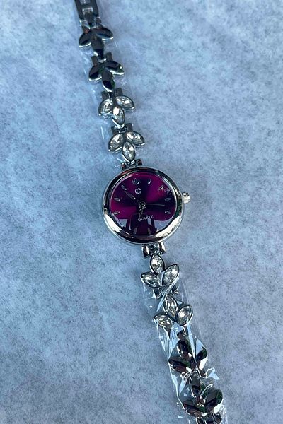keisy Dovina Women's Wristwatch