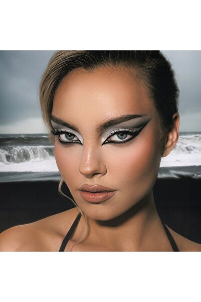 Cupio Cupio Illegal Eyeshadow Palette