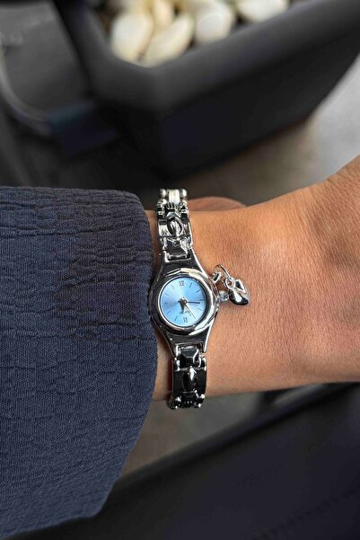 keisy ساعة يد نسائية بسيطة من فانيسي مع تفاصيل على شكل قلب