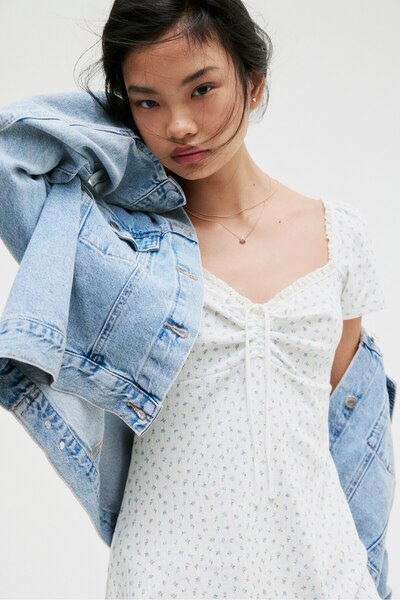 H&M Dantel Şeritli ve Kloş Etekli Elbise