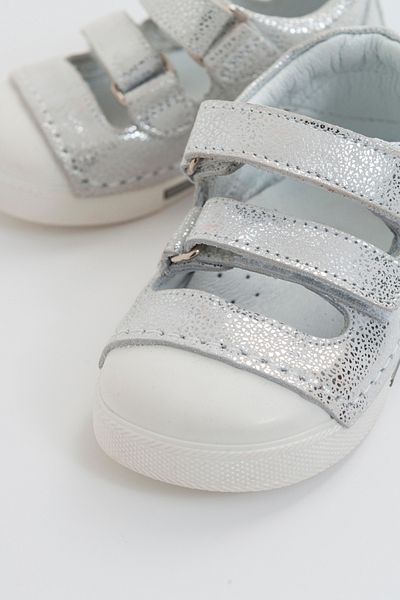 mnpc Unisex Children's Silver Leather First Step Shoes with Orthopedic Support