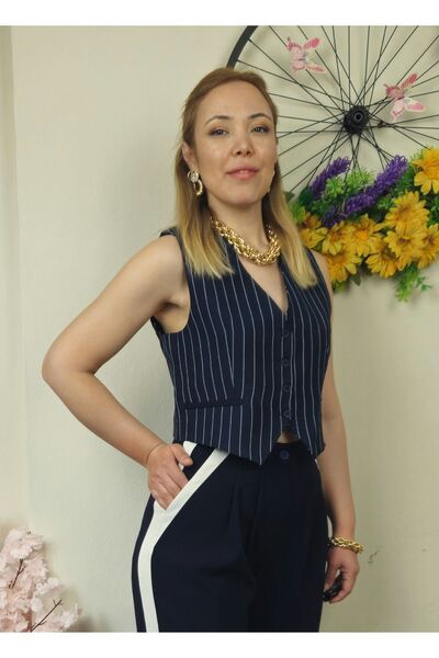 MADAME MELEK Жіночий темно-синій жилет у смужку