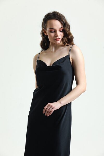 Magic Form Degaje Collar Satin Stone Strap Nightgown