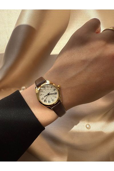 QUARTZ Rubsey Vintage Women Wristwatch Retro Leather Cord 1Pcs(Item in the Picture Will Be Sent)