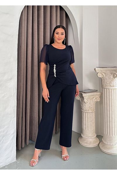 Butik Nilyam Γυναικείο βραδινό φόρεμα με μανίκι σιφόν με λαιμόκοψη με πέτρα με λεπτομέρεια παντελόνι 24792